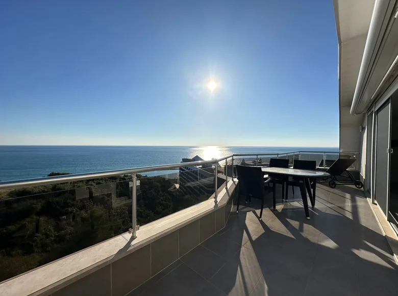 4 bedroom apartment  Alanya, Turkey