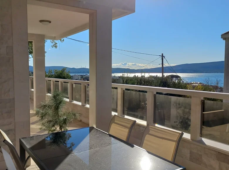 Mieszkanie 2 pokoi 65 m² Tivat, Czarnogóra