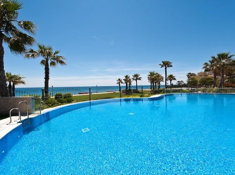 3 bedroom apartment 155 m² Estepona, Spain