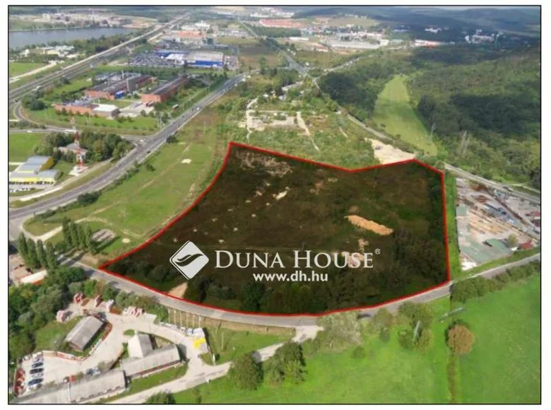 Land 38 544 m² Budaors, Hungary