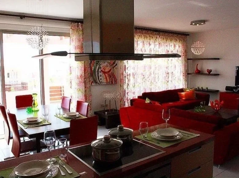 Mieszkanie 2 pokoi 150 m² Koinoteta Agiou Tychona, Cypr