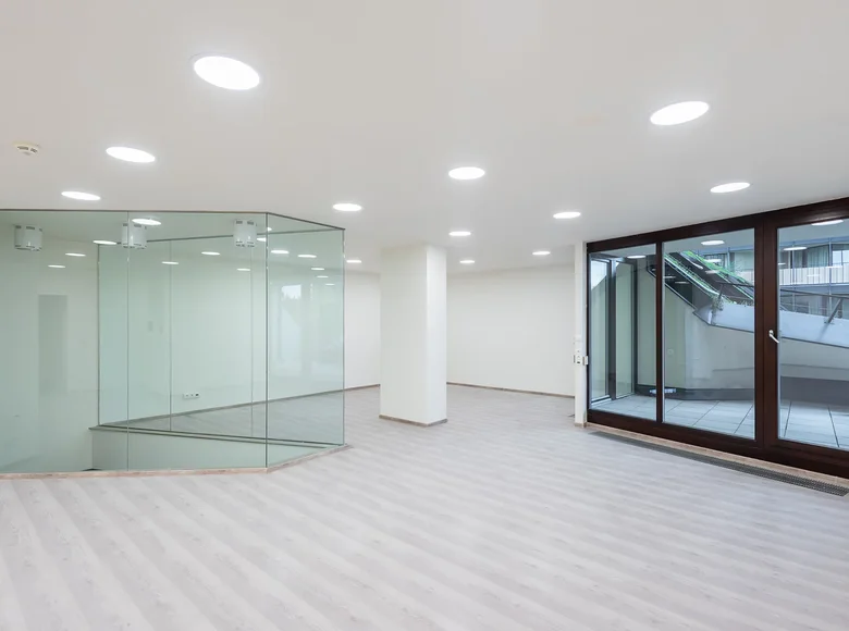 Commercial property 126 m² in Capital City of Prague, Czech Republic