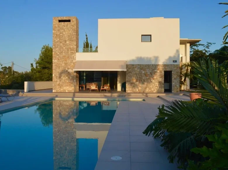 4-Schlafzimmer-Villa 615 m² Alicante, Spanien