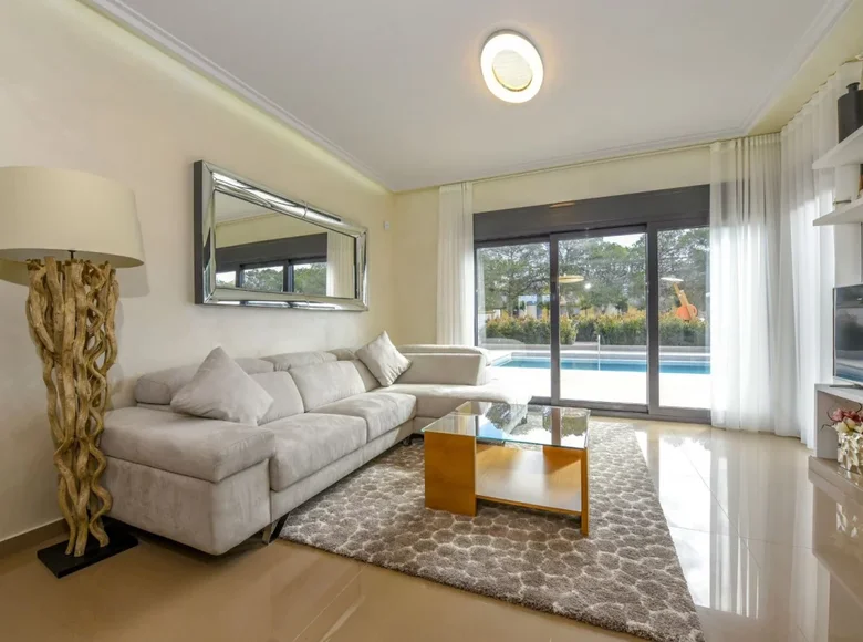 Дом 4 комнаты 197 м² Аликанте, Испания