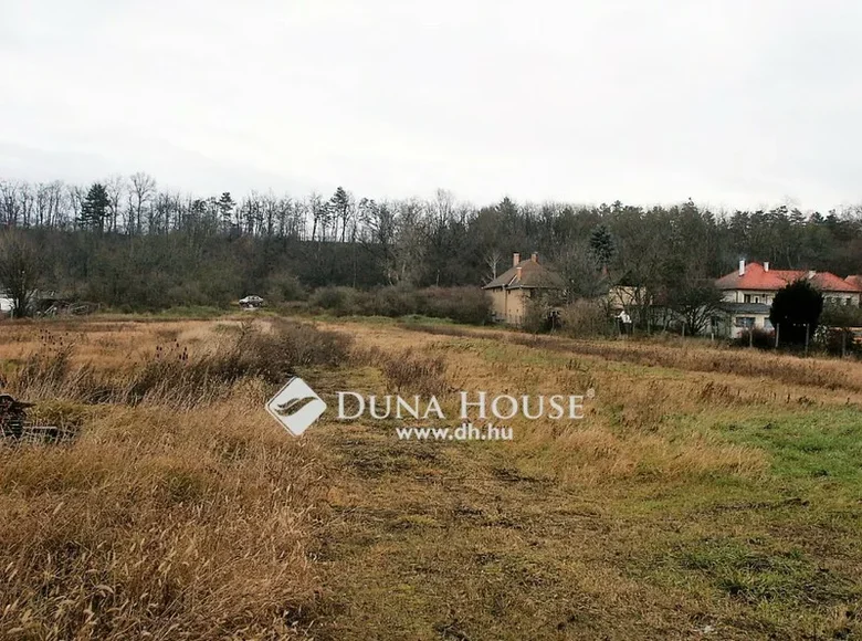 Land 9 776 m² Tordas, Hungary