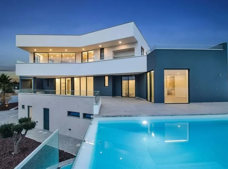 4 bedroom Villa 385 m² Faro, Portugal