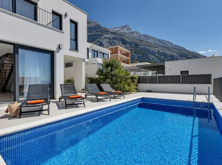 4 bedroom Villa 220 m² Makarska, Croatia