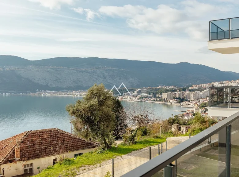 Квартира 2 комнаты 73 м² Херцег-Нови, Черногория