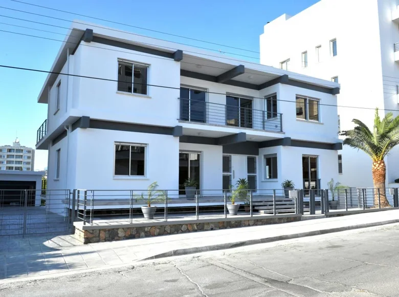 Atterrir 420 m² Nicosie, Chypre