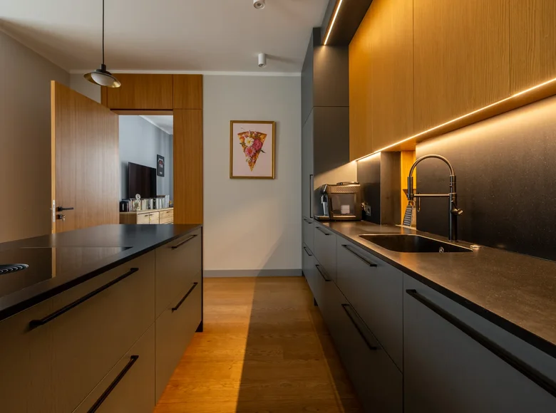 Mieszkanie 3 pokoi 89 m² Ryga, Łotwa