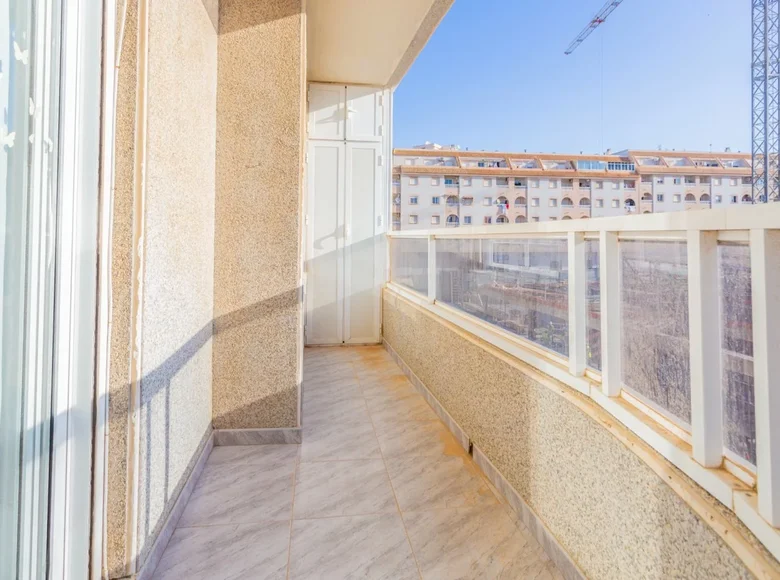 Mieszkanie 3 pokoi 90 m² Torrevieja, Hiszpania