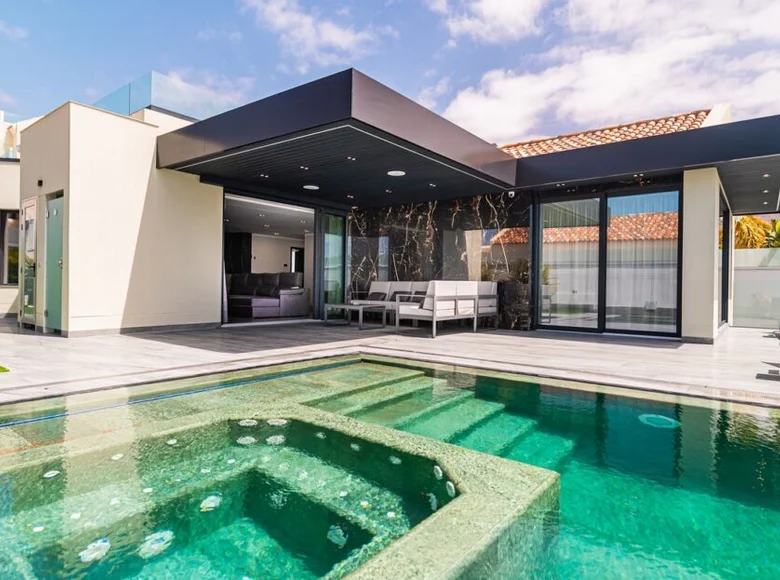 Вилла 4 комнаты 200 м² Miraverde, Испания