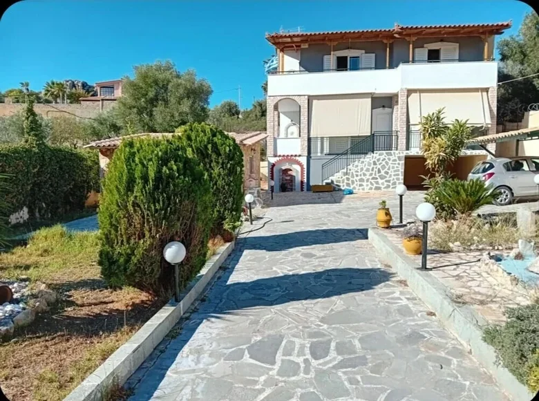 4-Schlafzimmer-Villa 220 m² Kitsi, Griechenland