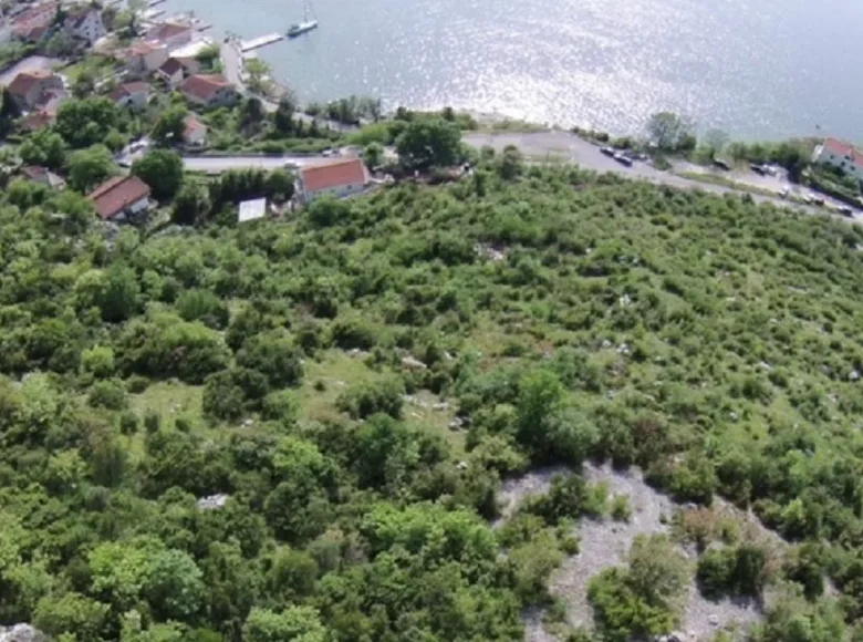 Land 10 624 m² Dobrota, Montenegro