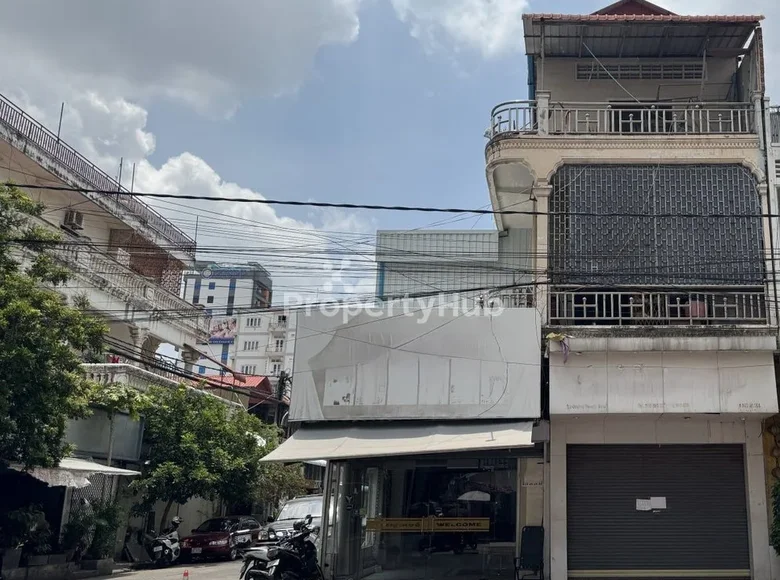 Propiedad comercial 8 habitaciones  en Sangkat Phsar Daeum Thkov, Camboya