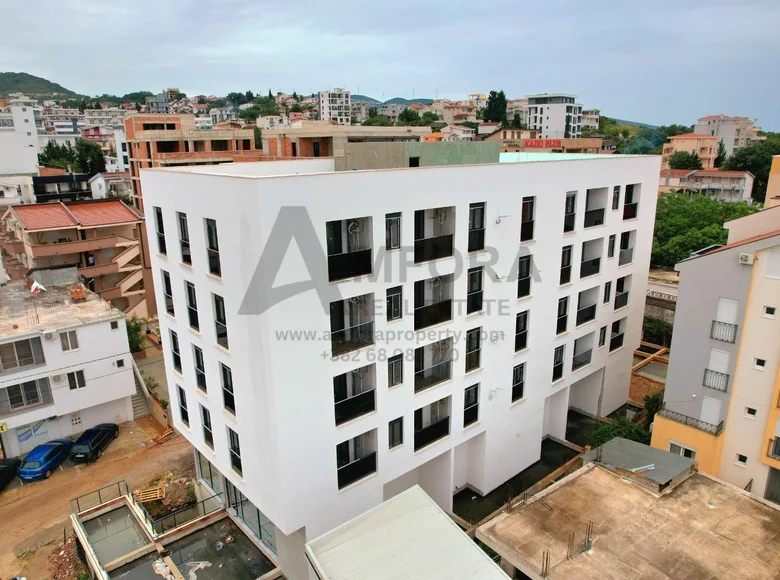 Квартира 2 спальни 53 м² Добра Вода, Черногория