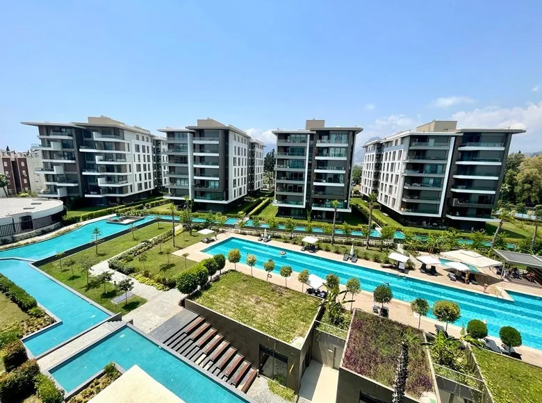 3 bedroom apartment 180 m² Konyaalti, Turkey