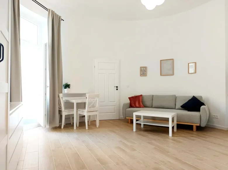 Wohnung 2 zimmer 38 m² in Warschau, Polen