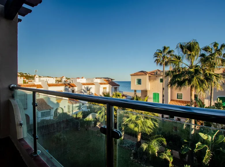 Penthouse 3 bedrooms  Casares, Spain