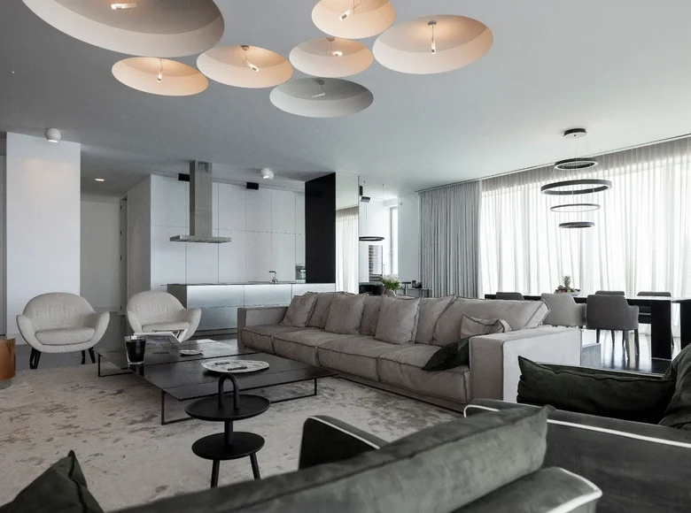 Mieszkanie 4 pokoi 1 037 m² Limassol, Cypr