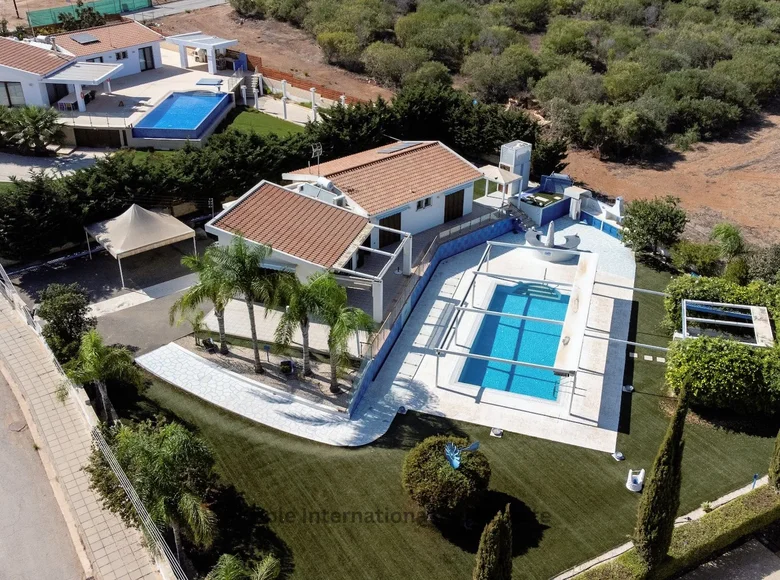 4-Schlafzimmer-Villa 145 m² Paralimni, Zypern