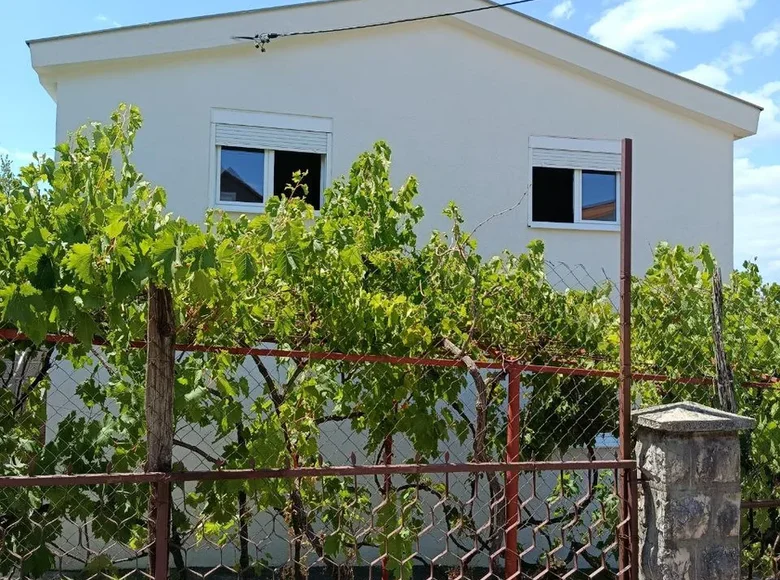 Dom 6 pokojów 182 m² Pecurice, Czarnogóra