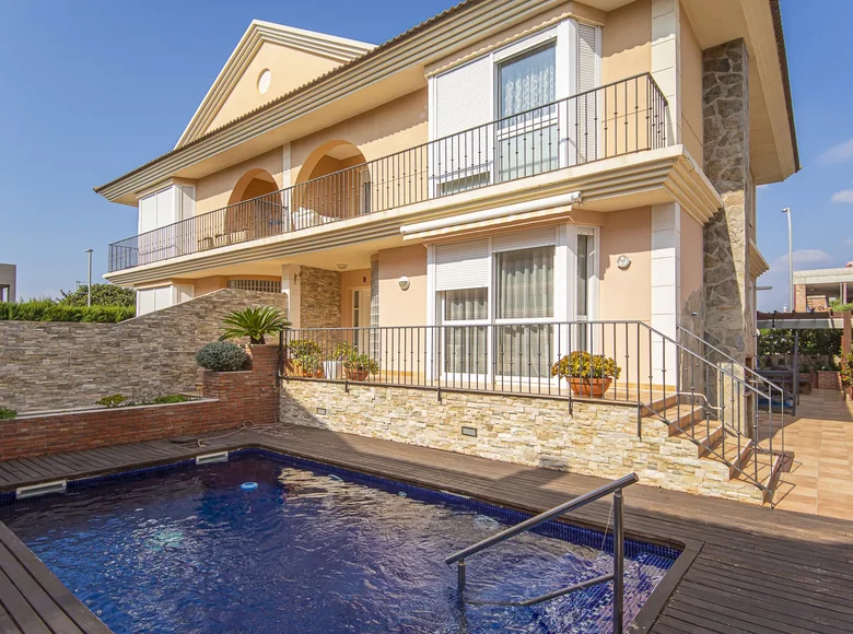 Таунхаус 4 спальни 240 м² Cambrils, Испания
