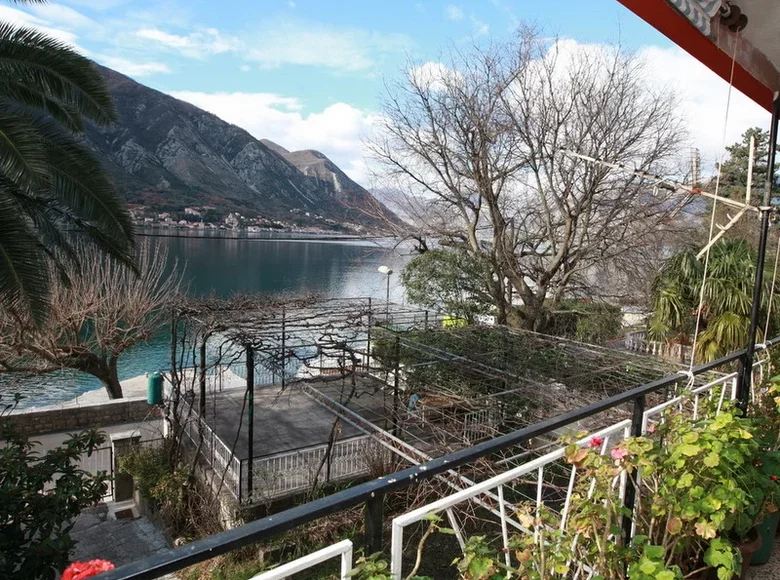 Casa 7 habitaciones 220 m² Dobrota, Montenegro