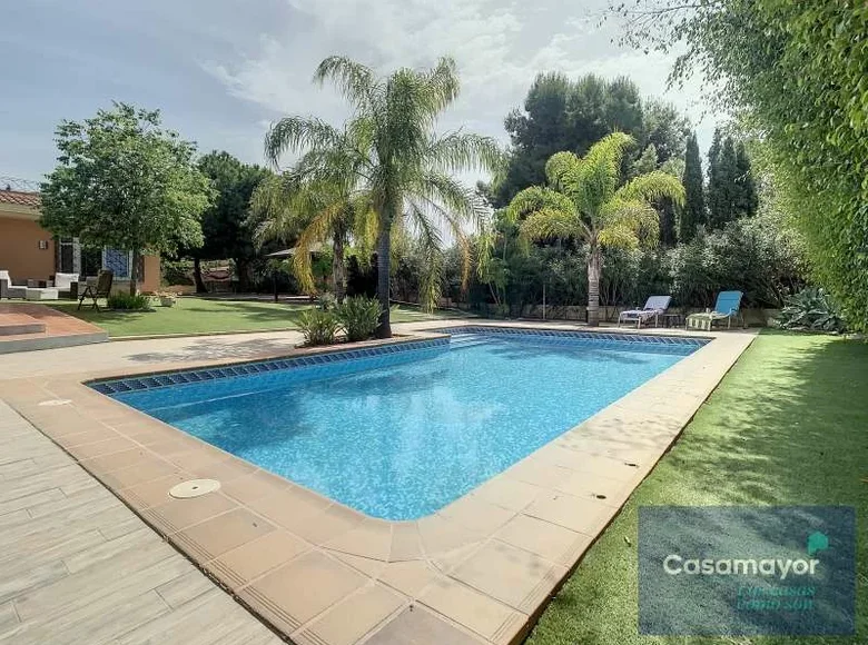 Dom drewniany w stylu górskim 345 m² Alicante, Hiszpania