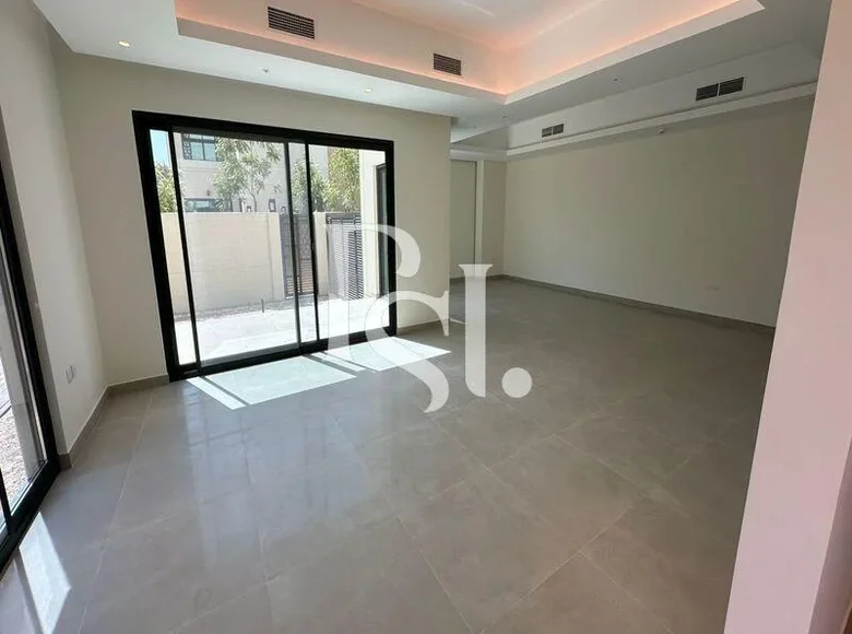 Таунхаус 3 спальни 297 м² Аш-Шарджа, ОАЭ