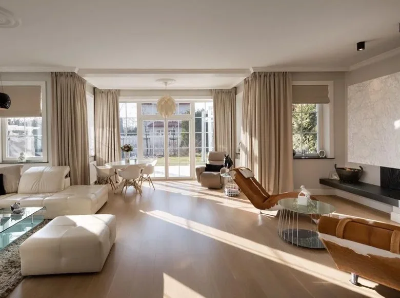 7 room house 400 m² in Warsaw, Poland