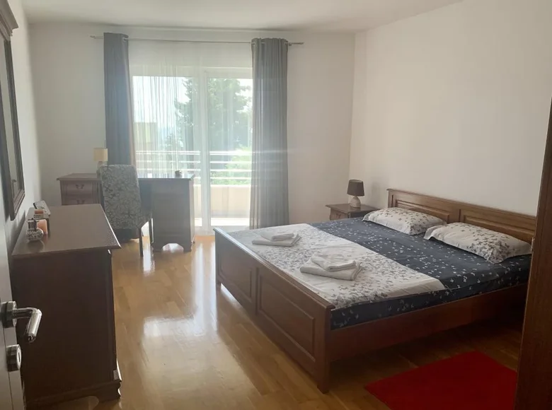 2 bedroom apartment 119 m² Petrovac, Montenegro