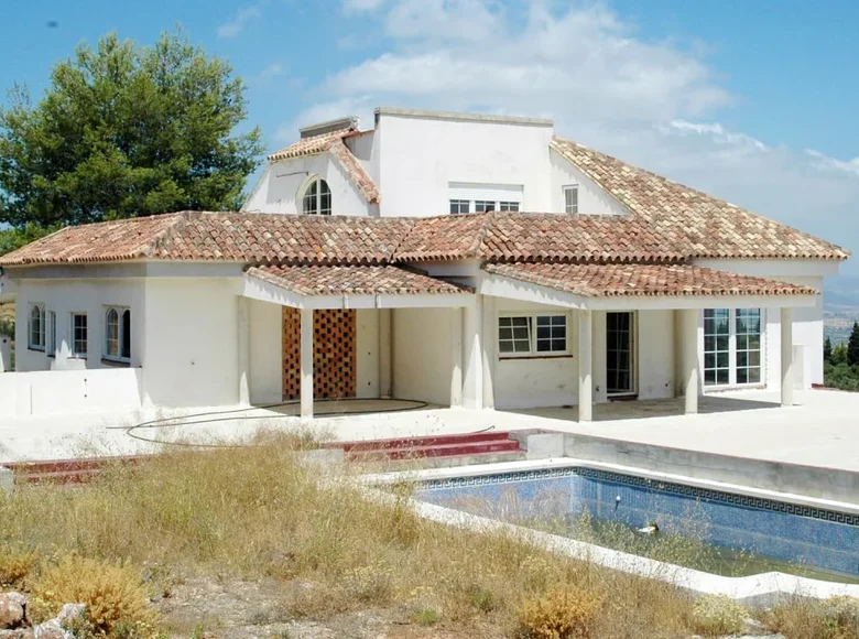 Villa 9 bedrooms 1 087 m² Alhaurin el Grande, Spain