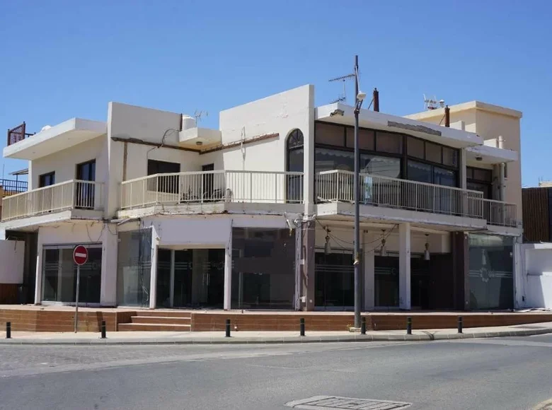 Propriété commerciale 496 m² à Agía Nápa, Chypre