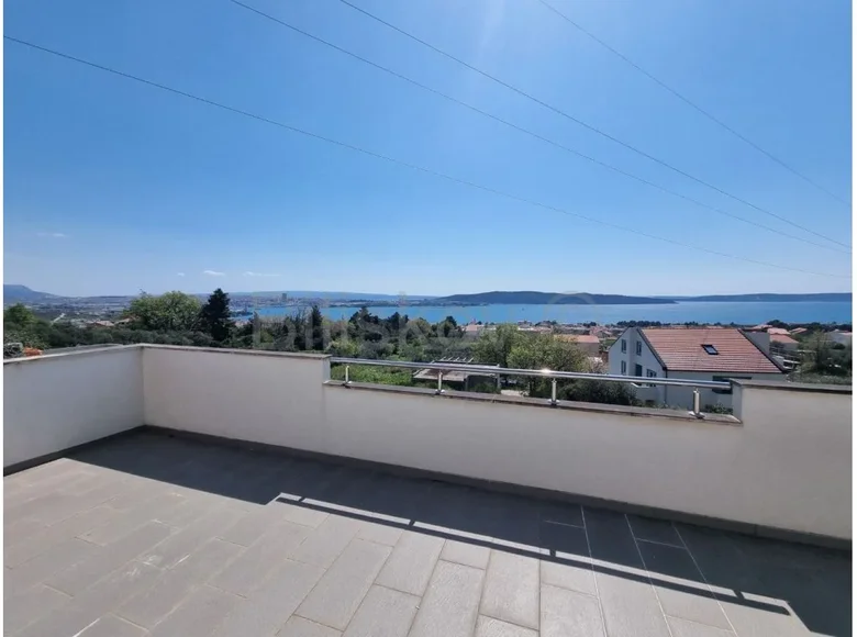 5 room house 190 m² Kastel Sucurac, Croatia