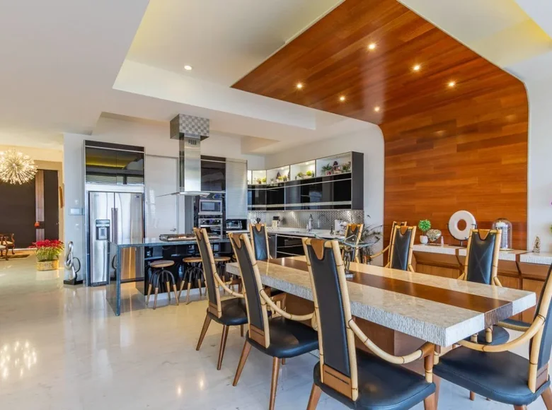 Дом 4 спальни 825 м² Interlomas, Мексика