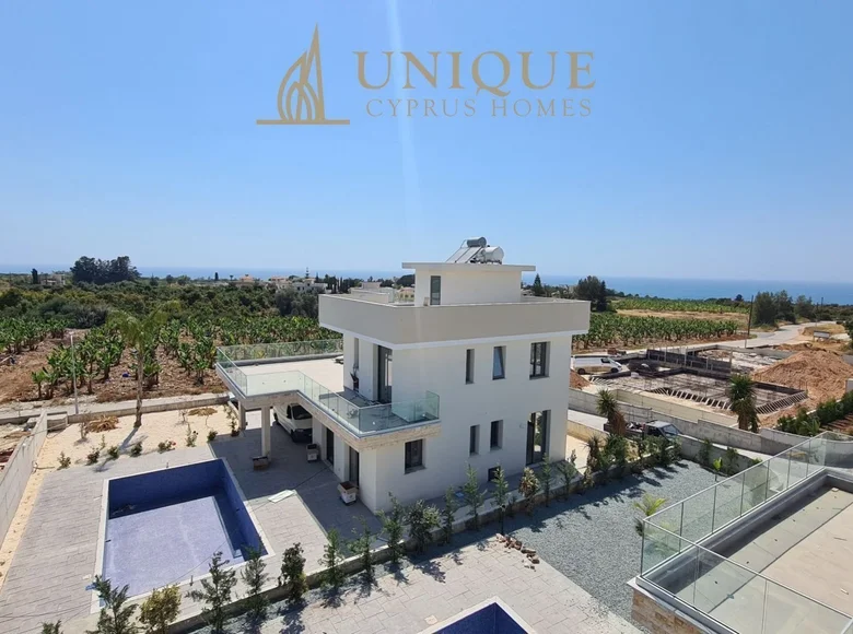 4-Schlafzimmer-Villa 205 m² Peyia, Zypern