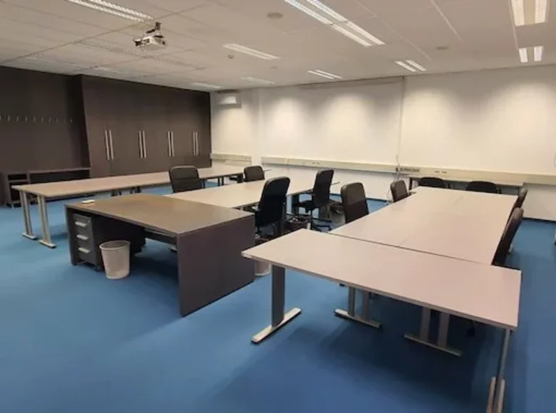 Office 95 m² in Upravna Enota Ljubljana, Slovenia