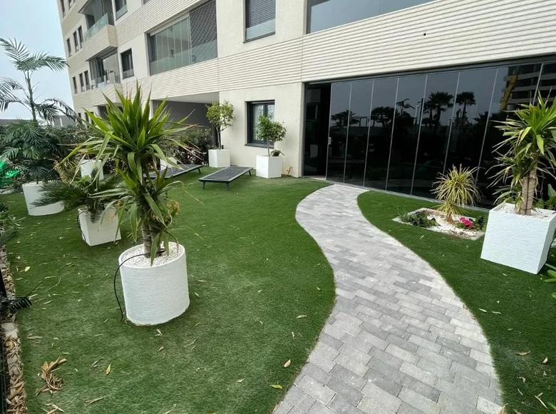 Mieszkanie 3 pokoi 109 m² Torrevieja, Hiszpania