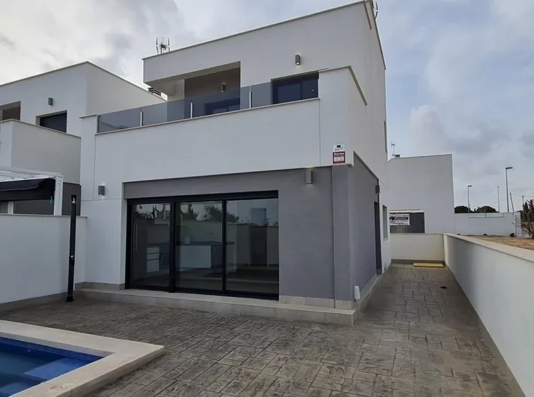 Villa de tres dormitorios 97 m² Orihuela, Španjolska