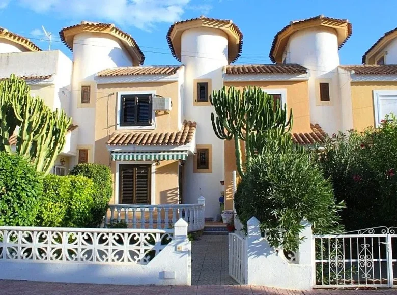 Szeregowiec 2 pokoi 75 m² Orihuela, Hiszpania