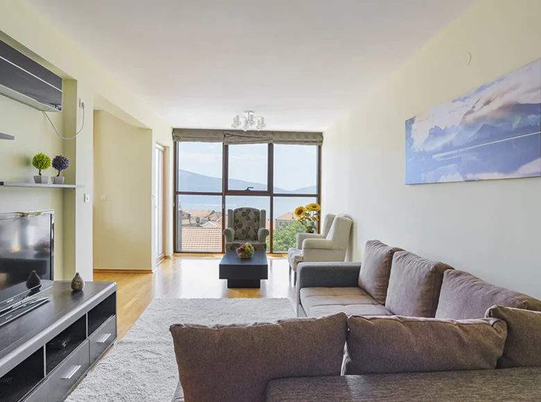 Mieszkanie 3 pokoi 100 m² Tivat, Czarnogóra