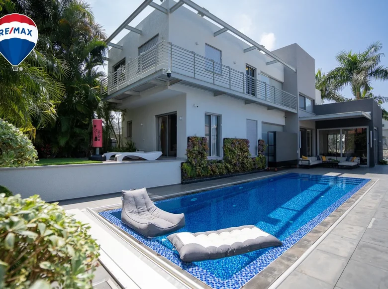 Villa 8 rooms 370 m² Hadera, Israel