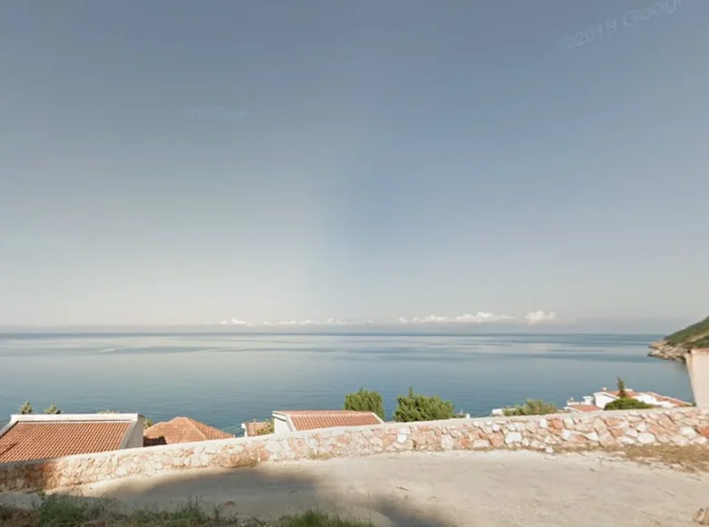 Land  Dobra Voda, Montenegro