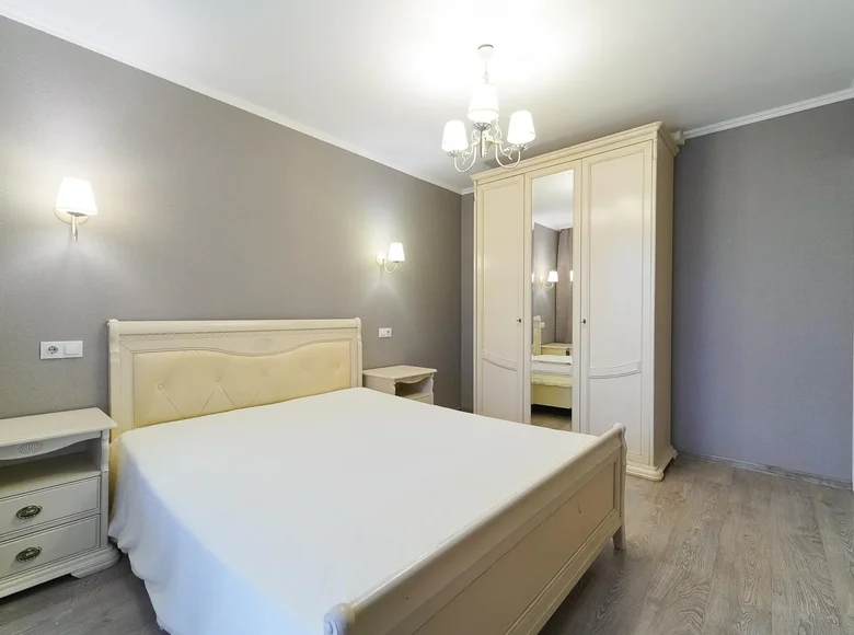 3 room apartment 80 m² Kopishche, Belarus