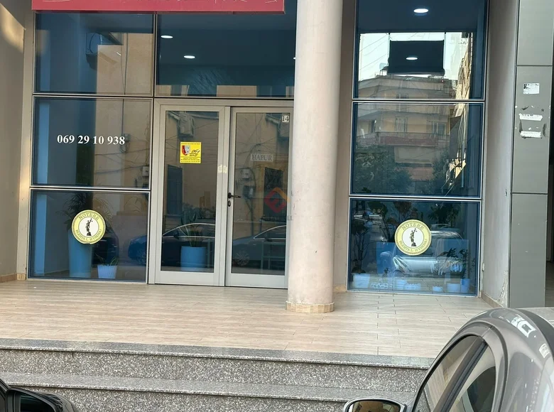Commercial property 92 m² in Bashkia Vlore, Albania