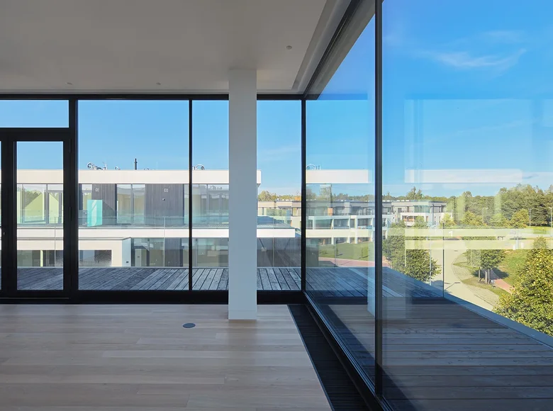 Mieszkanie 4 pokoi 245 m² Ryga, Łotwa