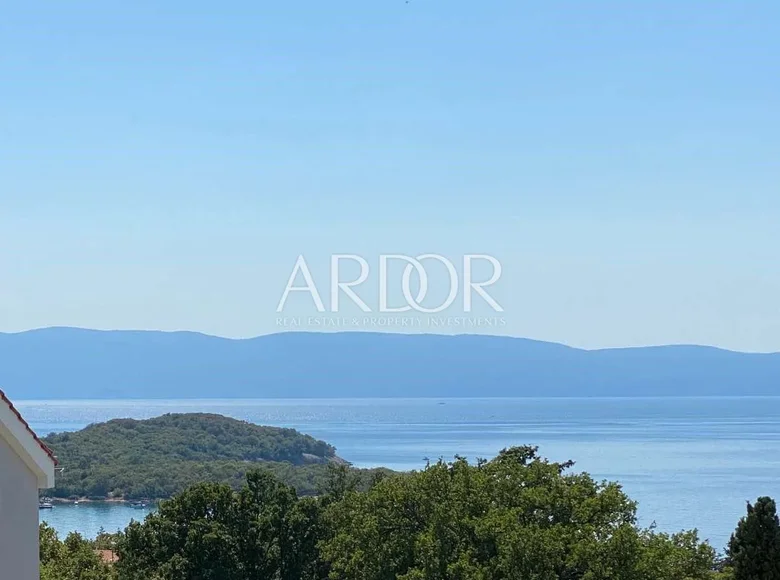 2 bedroom apartment 71 m² Njivice, Croatia