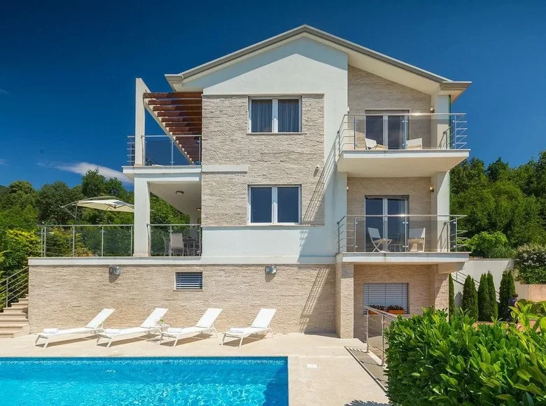 4 bedroom Villa 275 m² Poljane, Croatia