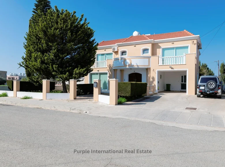 4-Schlafzimmer-Villa 345 m² Zypern, Zypern